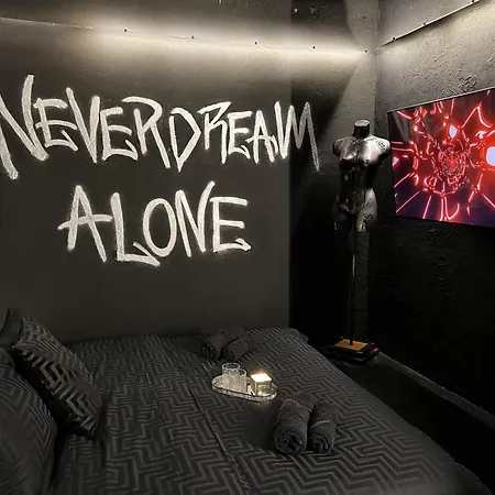 Doormat#13 Black Mirror Lejlighed *